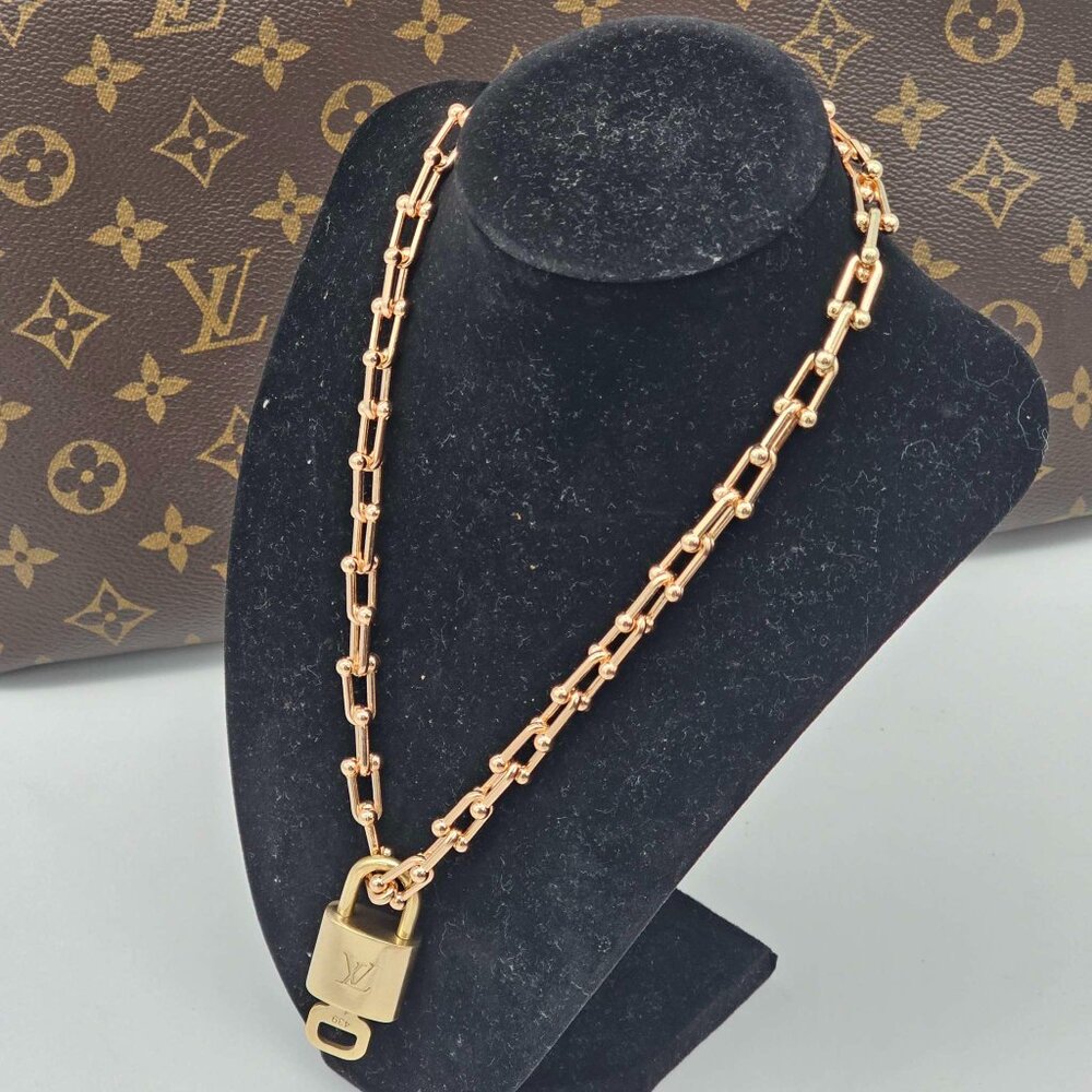 Authentic Louis Vuitton Lock & Key with Unbranded Gold Plated Horseshoe Necklace - Picture 9 of 11